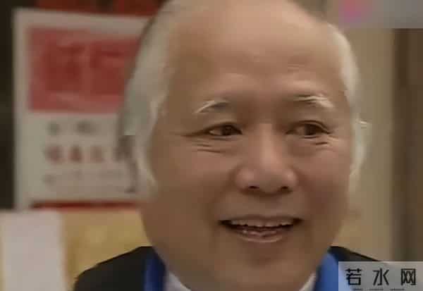 香港最富有的导演，赚了钱就买楼，和古龙是知己，娶南红恩爱一生