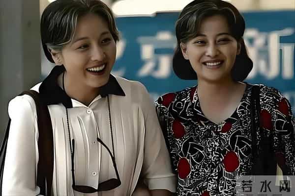 父母爱情：直到看见安欣一脸苦笑，才明白安欣的一生并不幸福