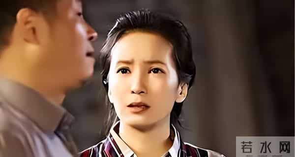 她长得漂亮,演技好,父母却一个瘫痪,一个截肢,丈夫将她宠成宝