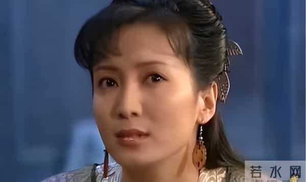 她长得漂亮,演技好,父母却一个瘫痪,一个截肢,丈夫将她宠成宝