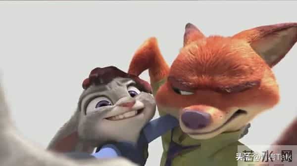 迪士尼“钞能力”再显!上海变“痛城”,IP授权撑起千亿生意