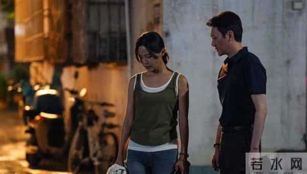 《日掛中天》威尼斯摘奖,辛芷蕾封神背后,复古剧情引发热议不断