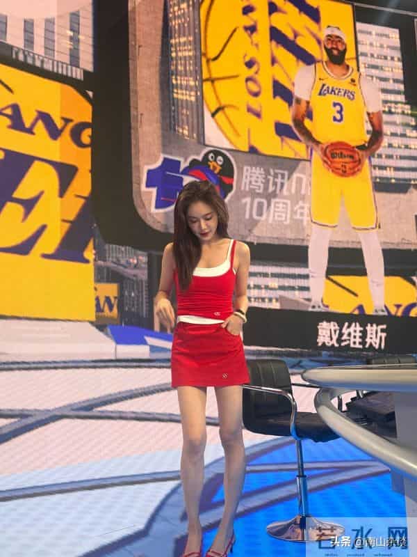美娜新剧正式开播,NBA第一美女主播,靠的不仅是绯闻和篮球!