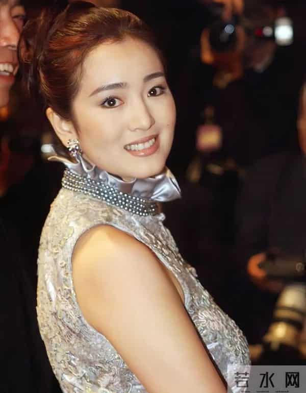 建国70周年十佳女演员榜单引争议，新加坡籍巩俐强势入围！