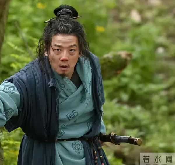 费鸡师太聪明，避开主持人刻意引导，说第一部和其他人不熟不说话