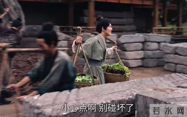 杨志刚儿子可惜了,家里条件给创造的很好,就是自身长相有点差!