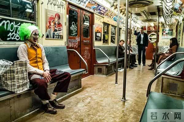 造反有理的《小丑》，该不该成为禁片？