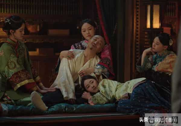 《大生意人》她气场强大，妈妈是第一代经纪人，前男友也在剧中