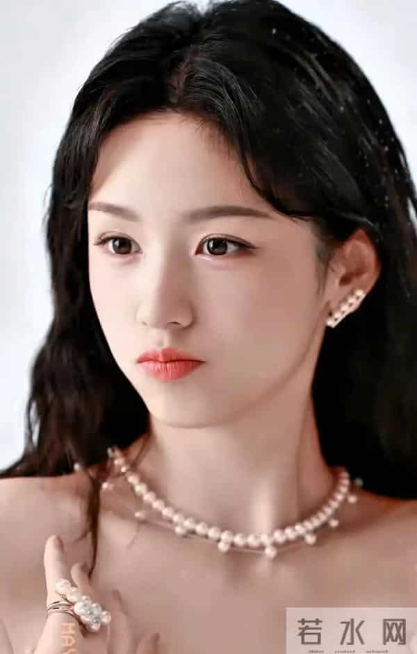 最新路透一出,全网炸锅:周也状态被骂惨了,却越骂越火