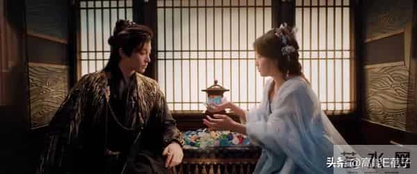 长剧自救，从“偷师”短剧开始？