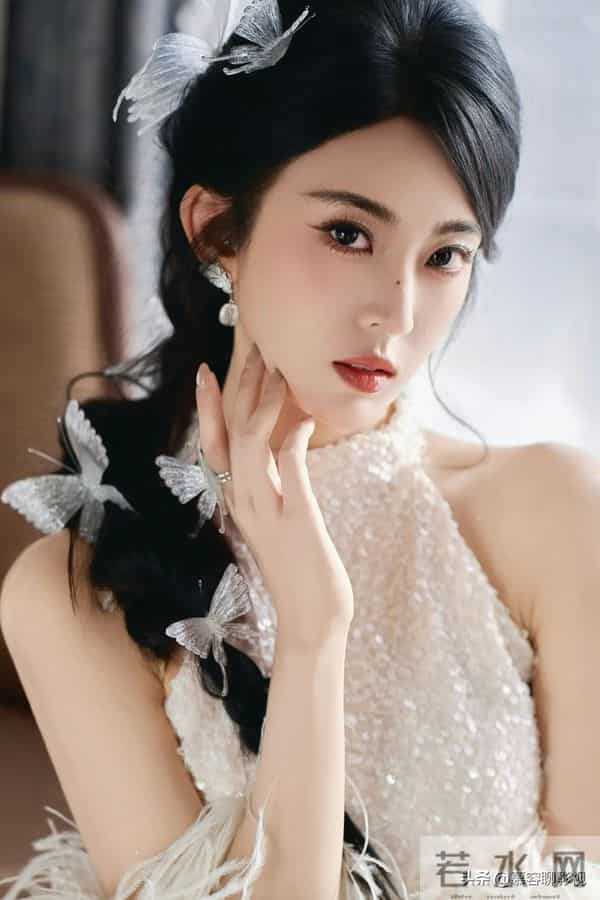 短剧女神人气排名大洗牌!郭宇欣第四,王小亿第二,她稳居榜首!