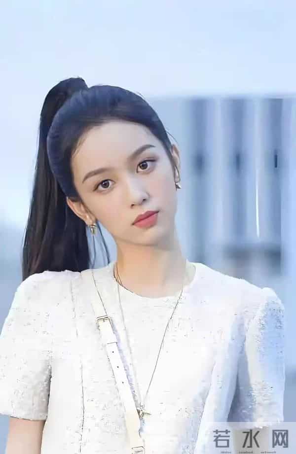 最新路透一出,全网炸锅:周也状态被骂惨了,却越骂越火