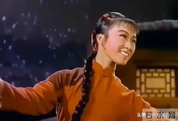 专家批评《白毛女》逻辑不清，杨白劳欠钱，为何反而枪毙黄世仁？