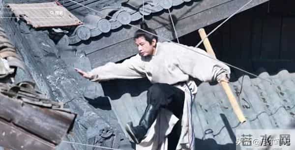 35岁成毅拍打戏受伤,腰部受重击后脑勺撞地,张晋的教训他没看懂