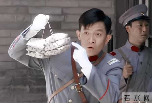 杨志刚儿子可惜了,家里条件给创造的很好,就是自身长相有点差!