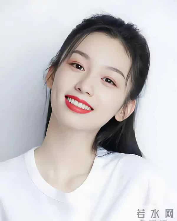 最新路透一出,全网炸锅:周也状态被骂惨了,却越骂越火