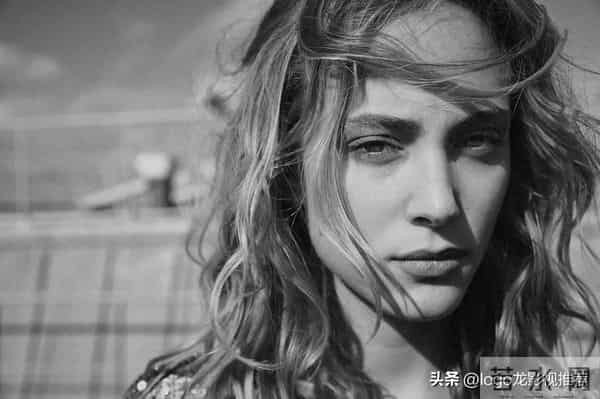 巴黎清新女星:诺拉·阿娜泽德尔(彩蛋)