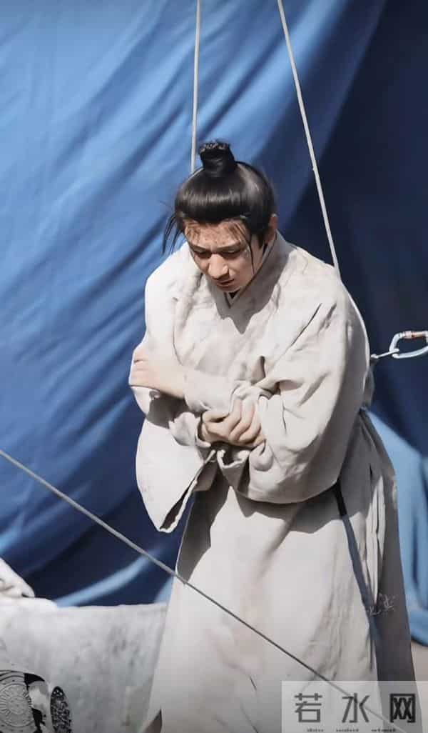 成毅拍摄《两京十五日》受伤，剧组回应惹怒粉丝！