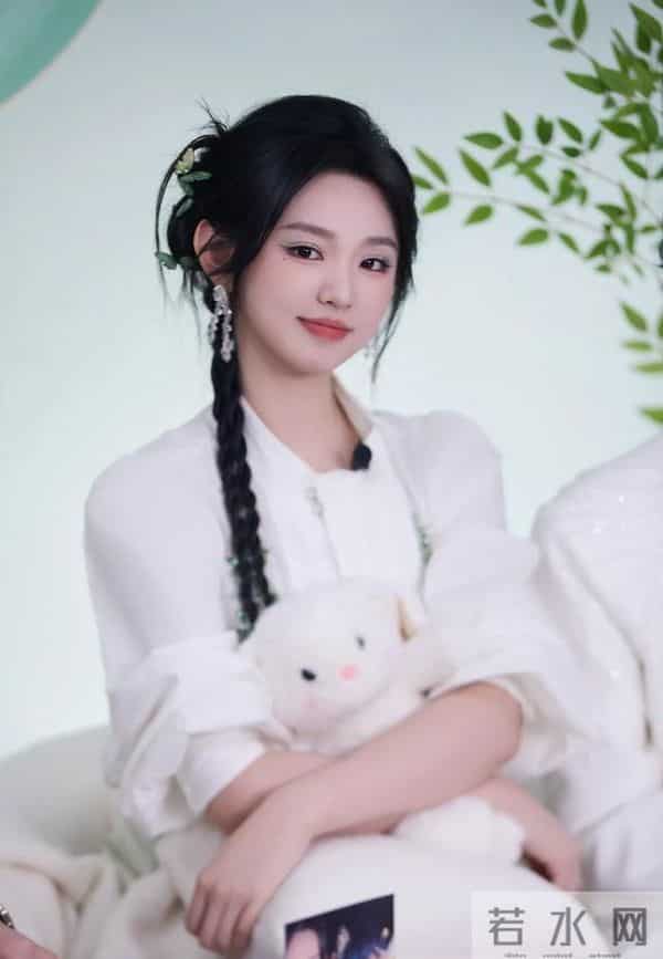 李柯以新剧开机!搭档男主气质干净阳光,对比王培延差距明显!