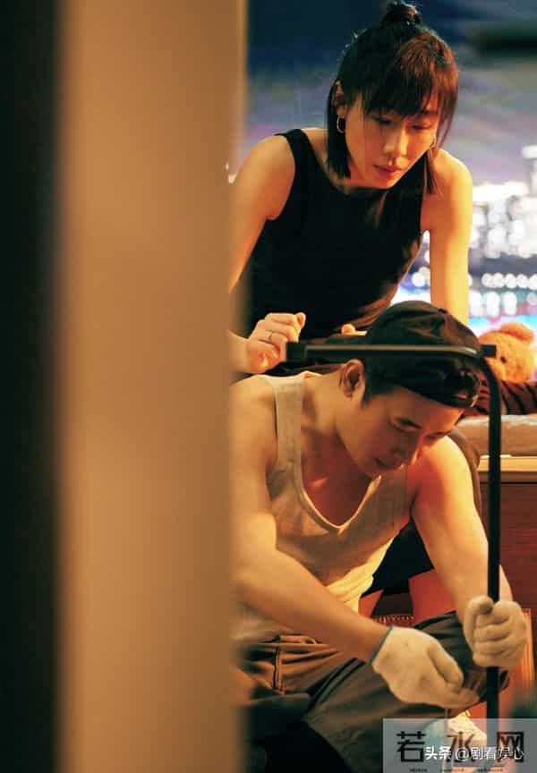 杀疯了！冲罗晋、任素汐看《时差一万公里》，却被41岁女配惊艳