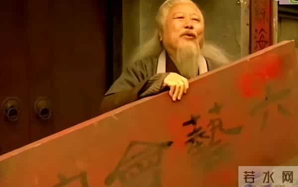 香港最富有的导演，赚了钱就买楼，和古龙是知己，娶南红恩爱一生