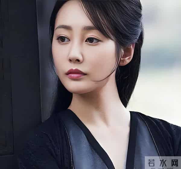 演女主不扛剧，演女配个个惊艳！《大生意人》她出场就把人看呆