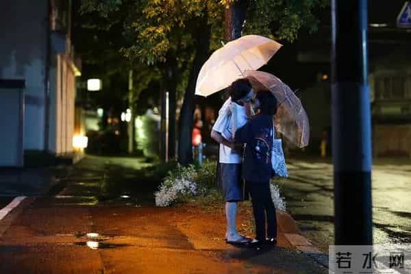 镜头里的迷失感!《你的鸟儿会唱歌》细节拉满