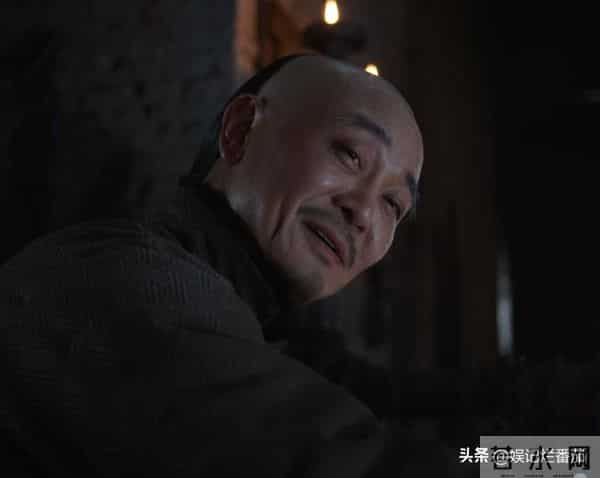 《大生意人》她气场强大，妈妈是第一代经纪人，前男友也在剧中