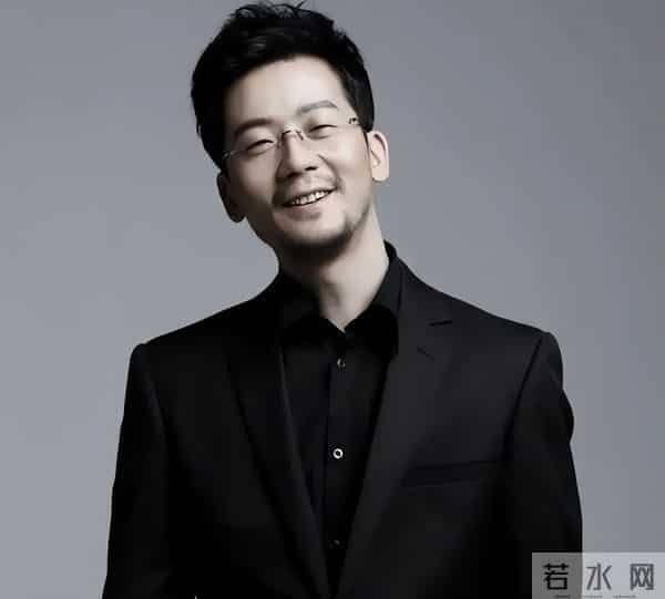 费鸡师太聪明，避开主持人刻意引导，说第一部和其他人不熟不说话