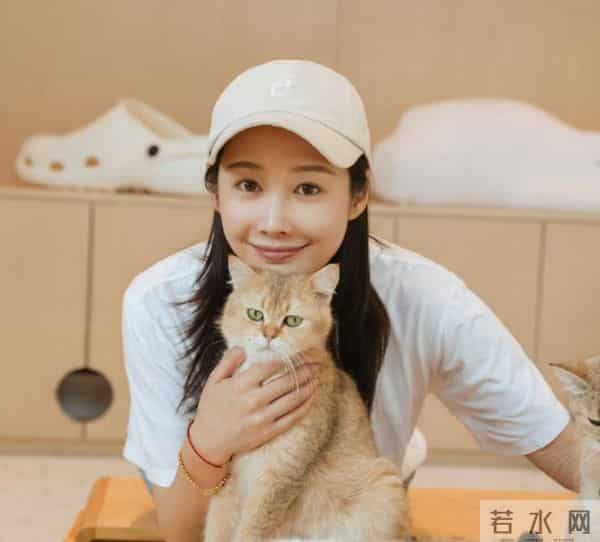 原来他们是夫妻，女追男结婚才2月，演完《大生意人》终于红了