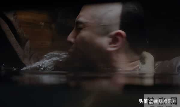 从头到脚皆可替?《大生意人》陈晓用这个镜头,给内娱上了一课