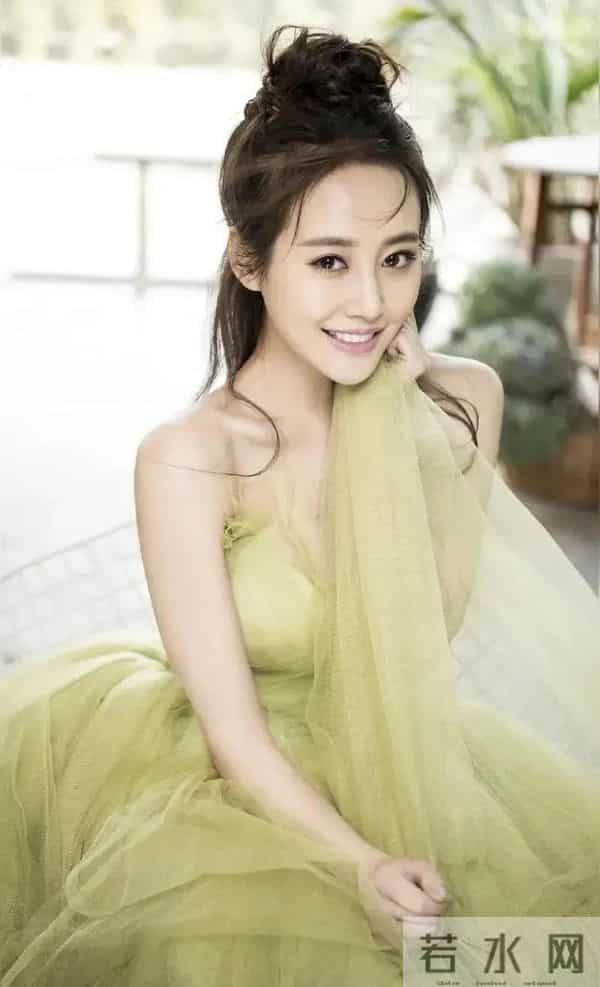 演女主不扛剧，演女配个个惊艳！《大生意人》她出场就把人看呆