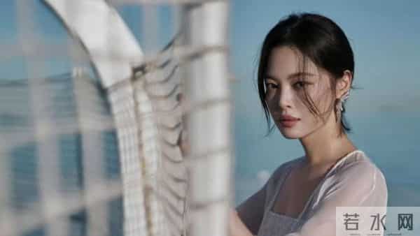 《日掛中天》威尼斯摘奖,辛芷蕾封神背后,复古剧情引发热议不断