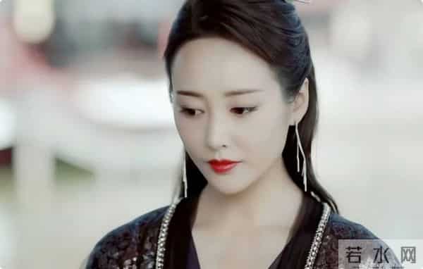 出场就惊艳观众!李纯凭《大生意人》出圈,37岁状态如少女