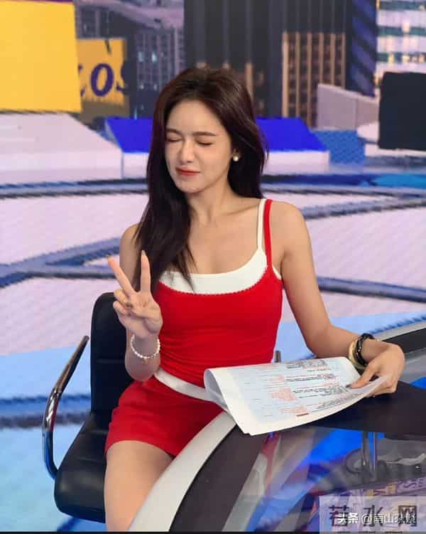 美娜新剧正式开播,NBA第一美女主播,靠的不仅是绯闻和篮球!