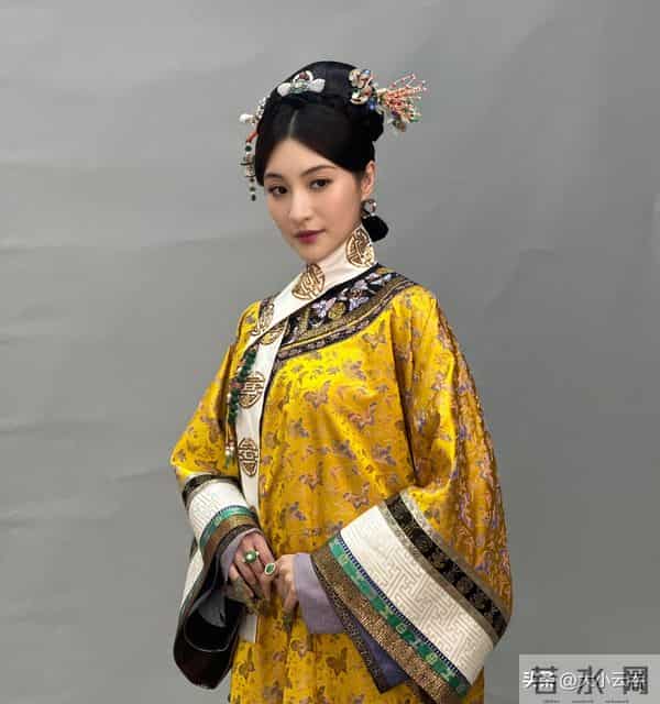 林夏薇初次挑战清装打扮散发韵味,网民盛赞古典造型令人惊艳