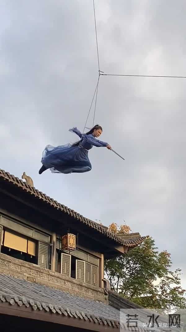 威亚失灵撞地!成毅《两京十五日》受伤,武行生存现状引热议