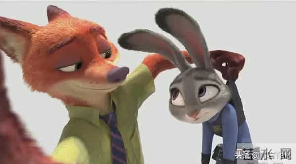 迪士尼“钞能力”再显!上海变“痛城”,IP授权撑起千亿生意