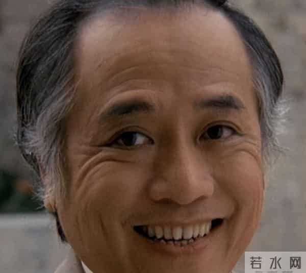 香港最富有的导演，赚了钱就买楼，和古龙是知己，娶南红恩爱一生