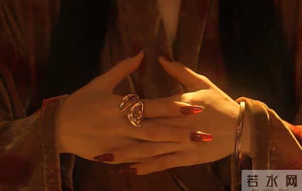 41岁靠《枭起青壤》翻红,都说她演技炸裂,我却觉得她演得太敷衍