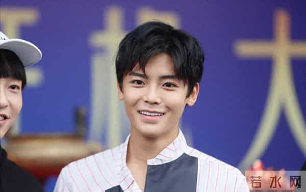 侯明昊四剧连发：流量小生的野心突围战