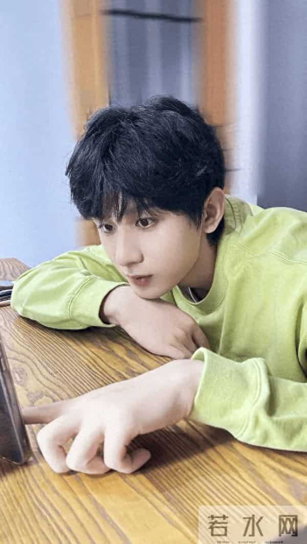 威亚事故现场：演员成毅摔了，幕后人集体失声引质疑