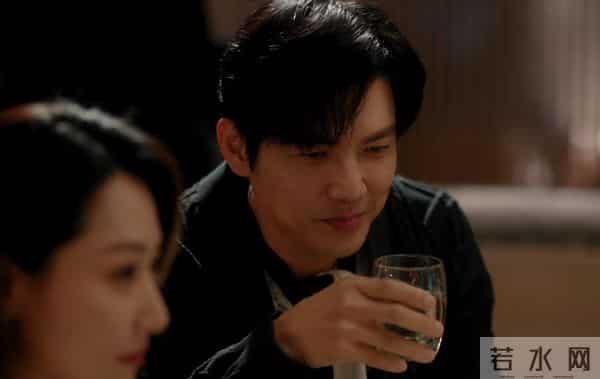 《亦舞之城》出圈理由：钟汉良的演技，白冰的脸，秦岚的身材