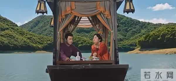 央视《大生意人》爆火,专治假脸假景!