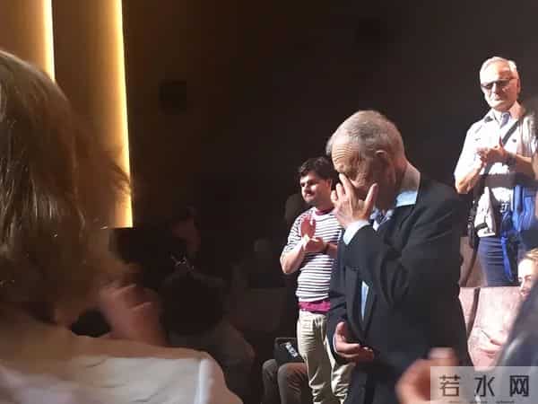 这位开宗立派的纪录片大师,用“现实虚构”抵达真实