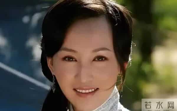 19岁为爱私奔住地下室，7部剧捧红她的丈夫，凭什么观众全网撑腰