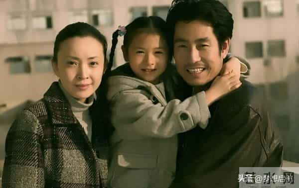 《大生意人》成泰燊演配角抢尽陈晓风头,炼钢工人逆袭国际影帝