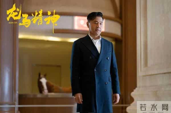 68岁港产片武打明星拍新剧,从硬汉到幕后大佬,背后的风波与坚持