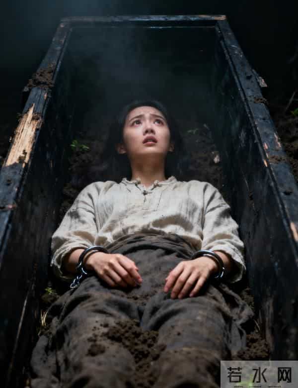 将军府满门抄斩，我被赐毒酒，乳娘却抱住我哭道：这酒里有玄机