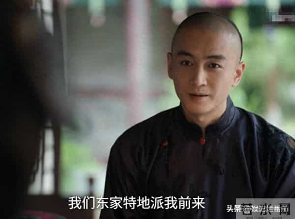 别再尬演“白月光”了!笑容僵硬、声音沙哑,这也能迷倒男人?